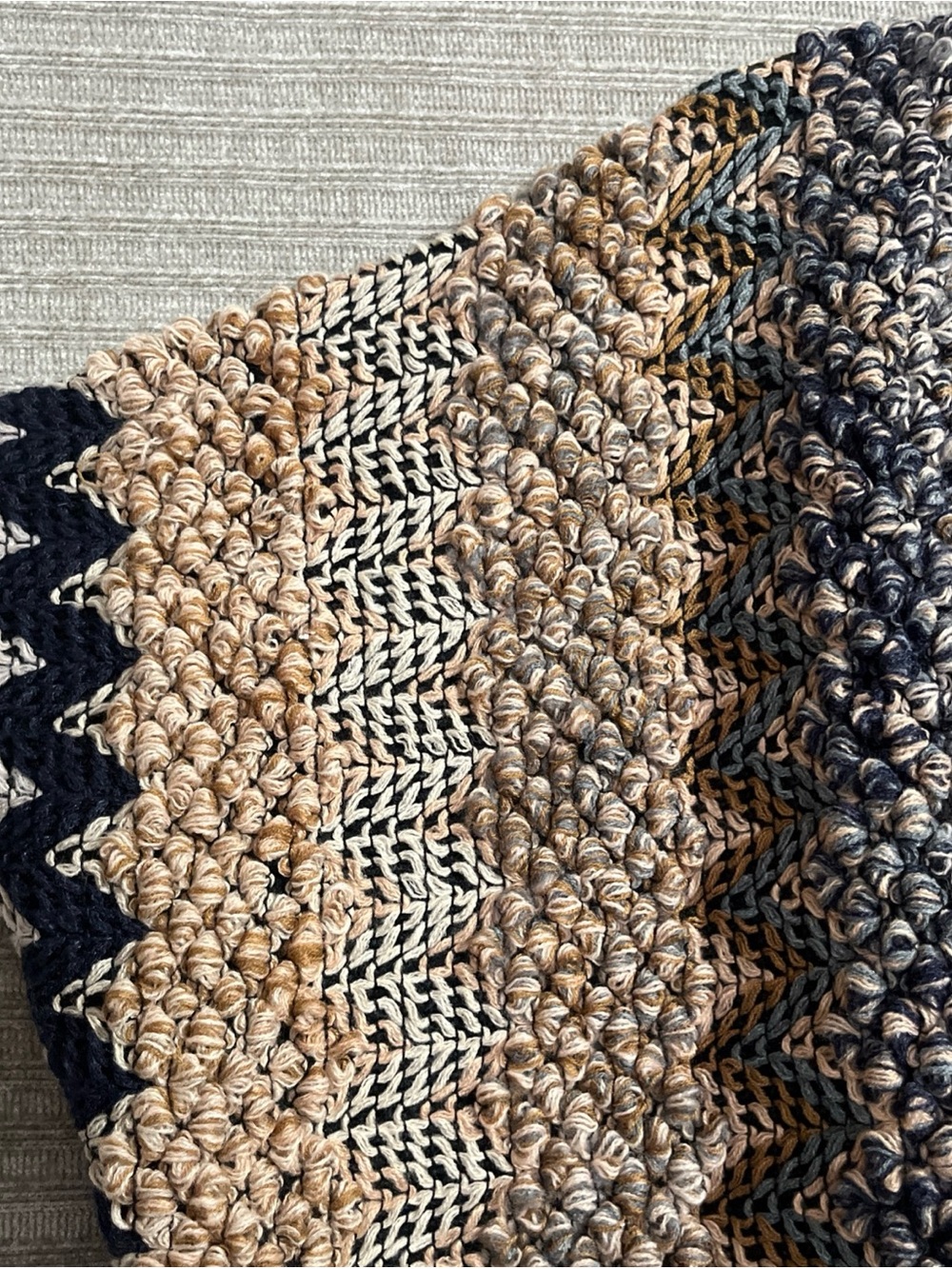Angie Boucle Mosaic Knitted Chevron Shawl Tan Navy Black Poncho Pockets Boho - Picture 4 of 12